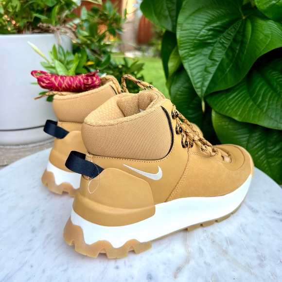 🟡🟠Nike City Classic Boot🟠🟡New - Picture 2 of 7